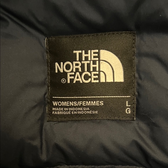 The North Face Women's Fur-Trimmed Ski Jacket - Picture 3 of 8